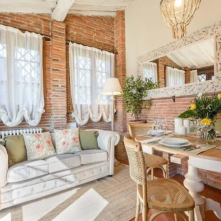 Vila In Tuscany Near Lucca And Pistoia